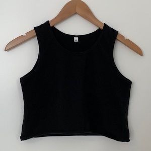 Uniqlo black cropped tank